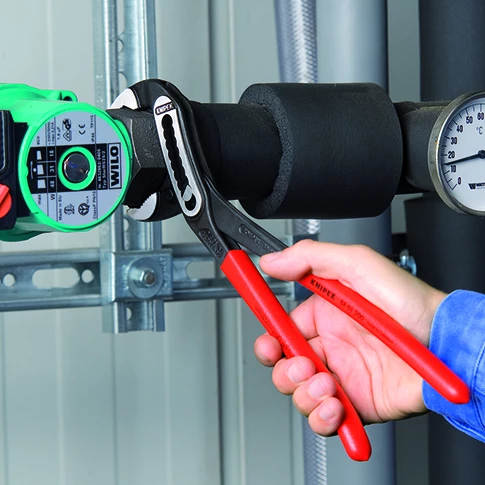 Knipex 88 01 300 Alligator® Waterpump Pliers PVC Grip 300mm (70mm Capacity) 6 Knipex 88 01 300 Alligator® Waterpump Pliers PVC Grip 300mm (70mm Capacity) - Image 6